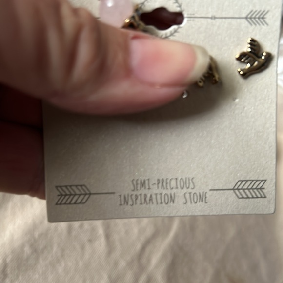 Earring. - Picture 2 of 3